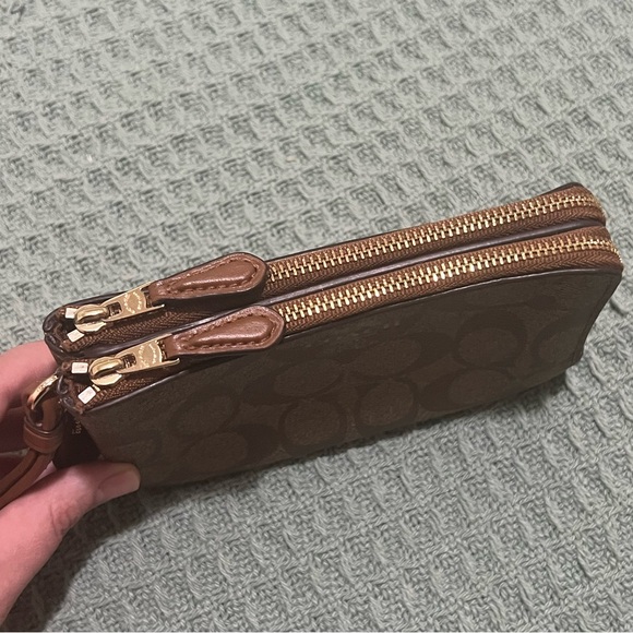 Coach double corner zip wristlet - Picture 3 of 12